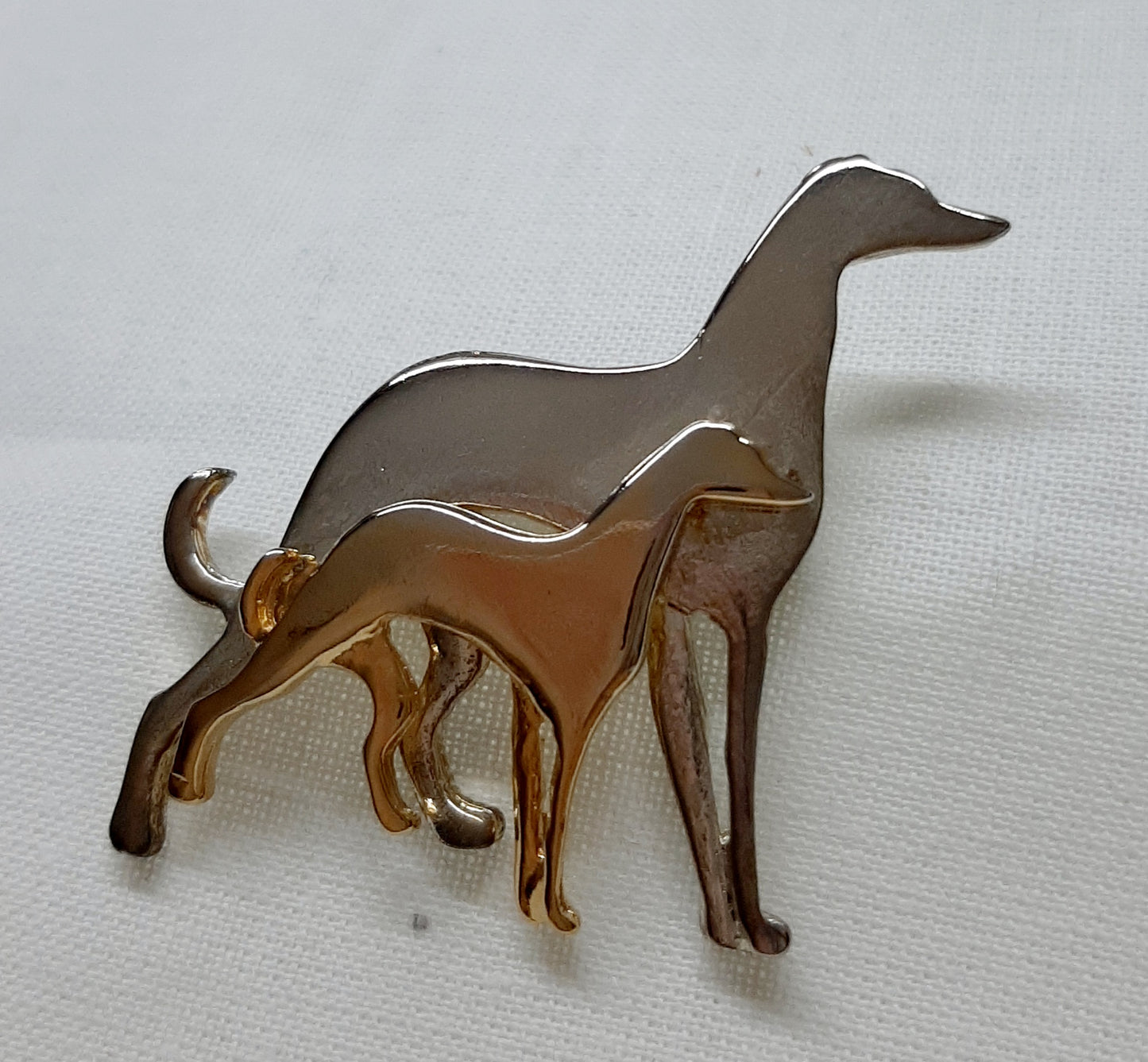 Two standing Hounds broach/pin
